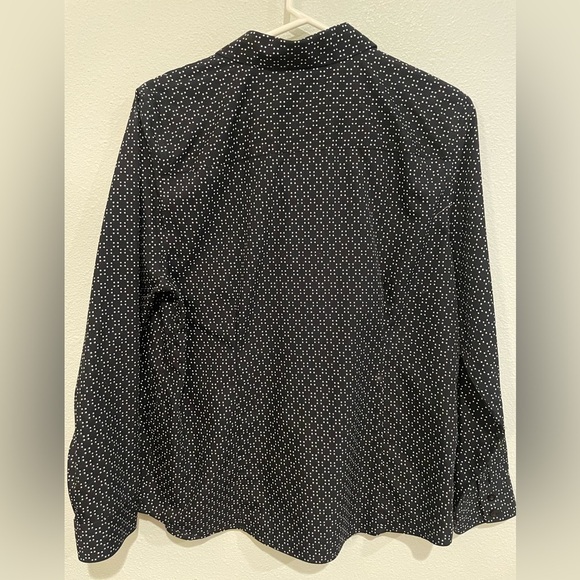 Chico’s No Iron Black Button Up Blouse - Picture 5 of 5